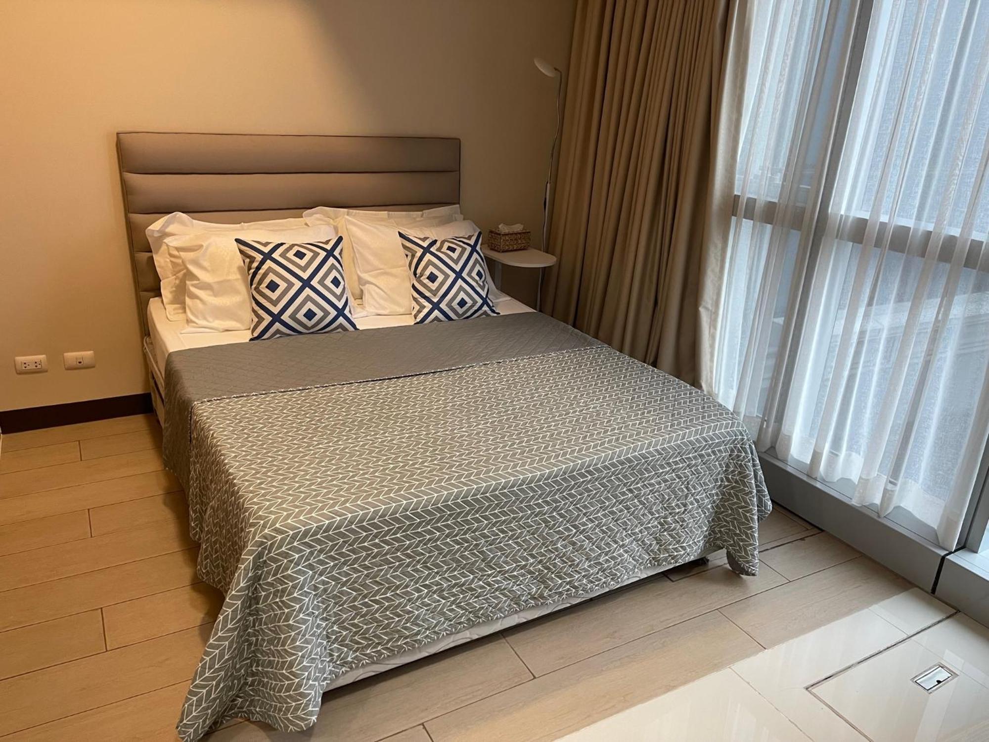 1 Bedroom Condo Uptown Parksuites Bgc, High Floor, Morning Sun Manila Ngoại thất bức ảnh